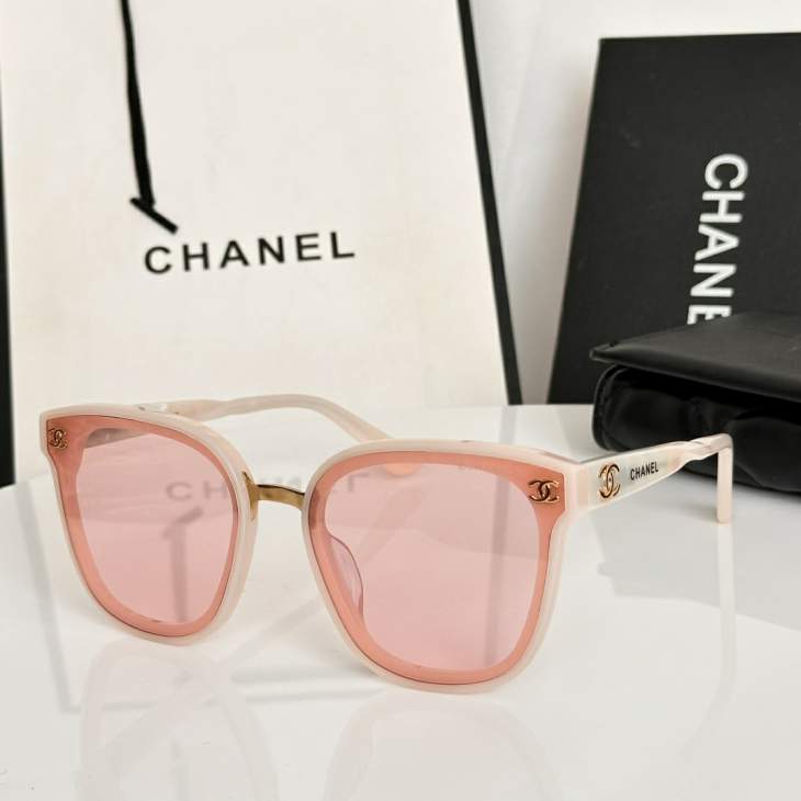 Picture of Chanel Sunglasses _SKUfw79398764fw